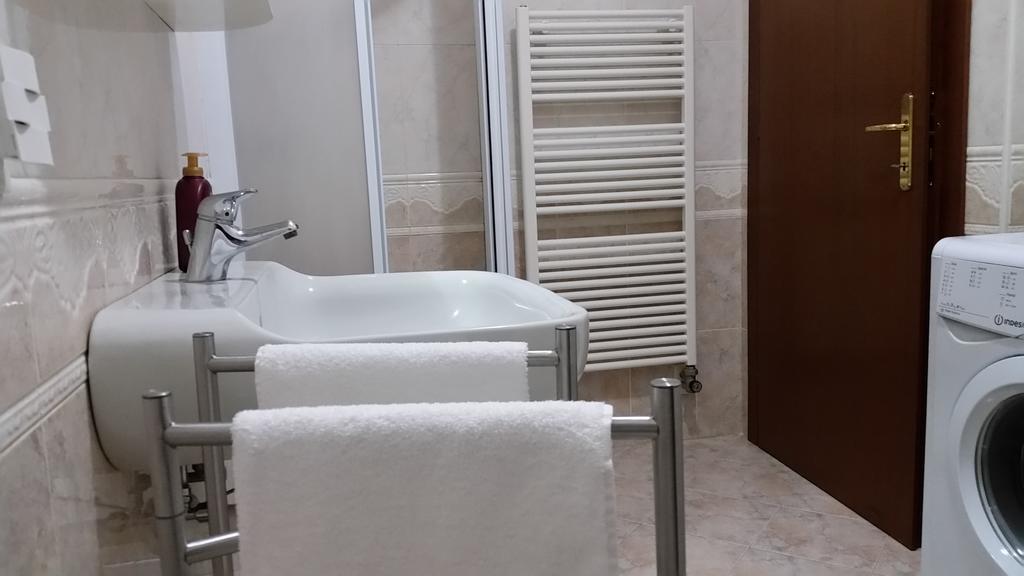 Apartamento Bilocale Via Imola 4 Verona Exterior foto