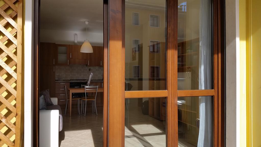 Apartamento Bilocale Via Imola 4 Verona Exterior foto