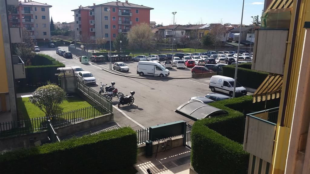 Apartamento Bilocale Via Imola 4 Verona Exterior foto