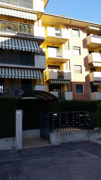 Apartamento Bilocale Via Imola 4 Verona Exterior foto