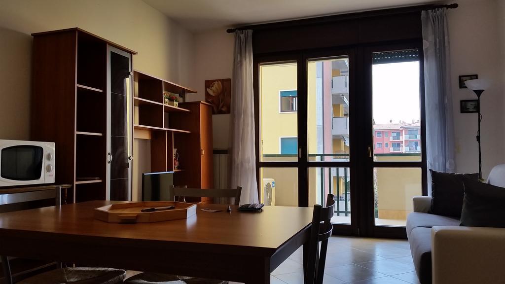 Apartamento Bilocale Via Imola 4 Verona Exterior foto