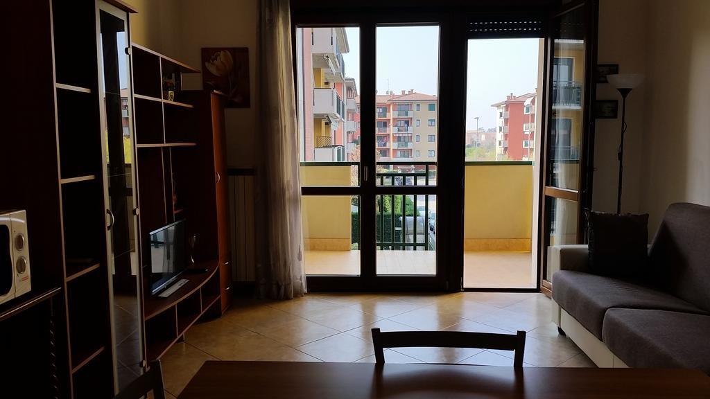Apartamento Bilocale Via Imola 4 Verona Exterior foto