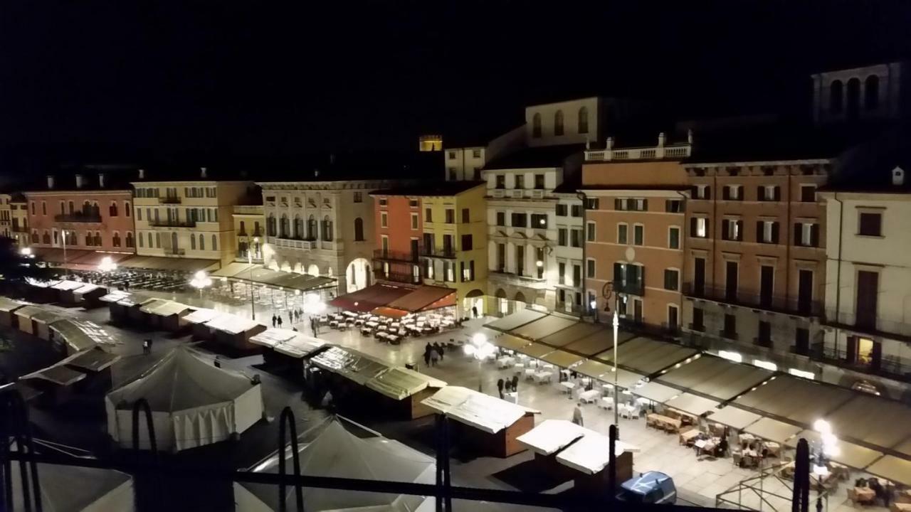 Apartamento Bilocale Via Imola 4 Verona Exterior foto